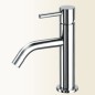 HEOS Miscelatore per lavabo con bocca curva finitura cromo